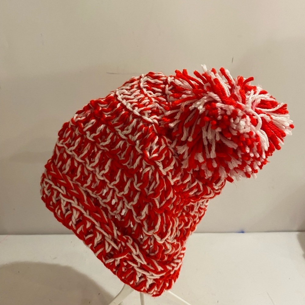 Red and White Crochet Pom-Pom Beanie (OY)